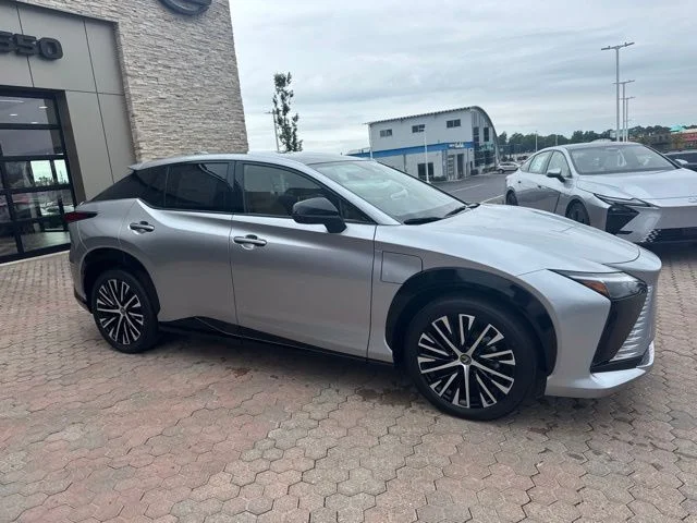 New 2026 Iridium Lexus 450e Premium image 5