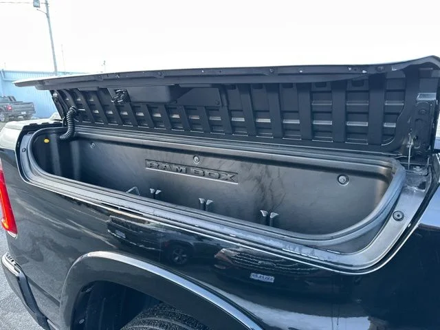 2026 RAM 1500 Limited - Photo 11