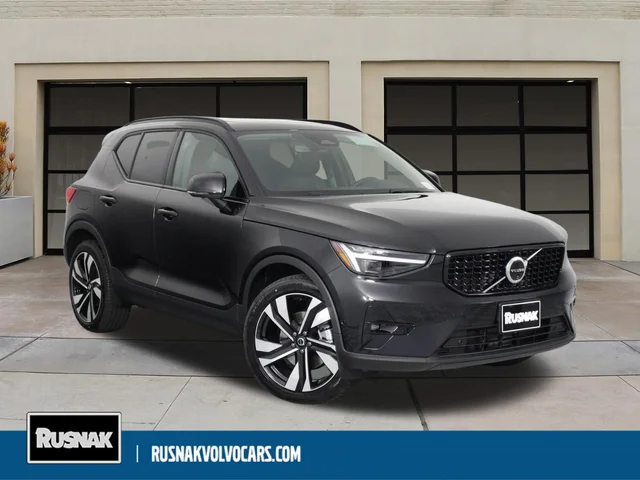 2026 Volvo XC40 B5 Ultra