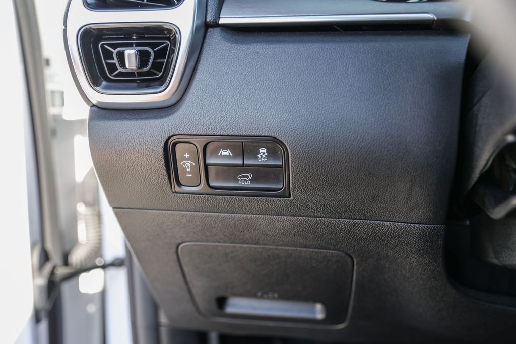Used 2023 White Kia SX image 18
