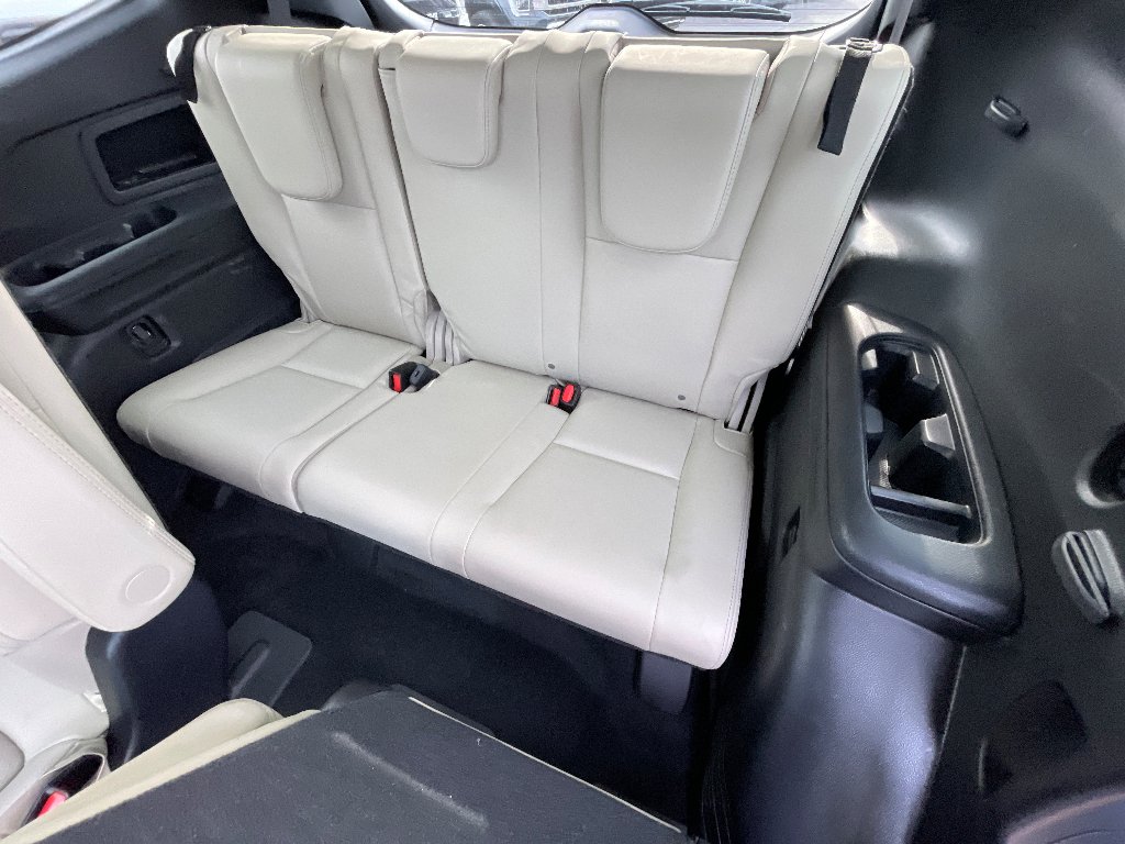 Used 2023 Crystal White Pearl Subaru Limited image 16