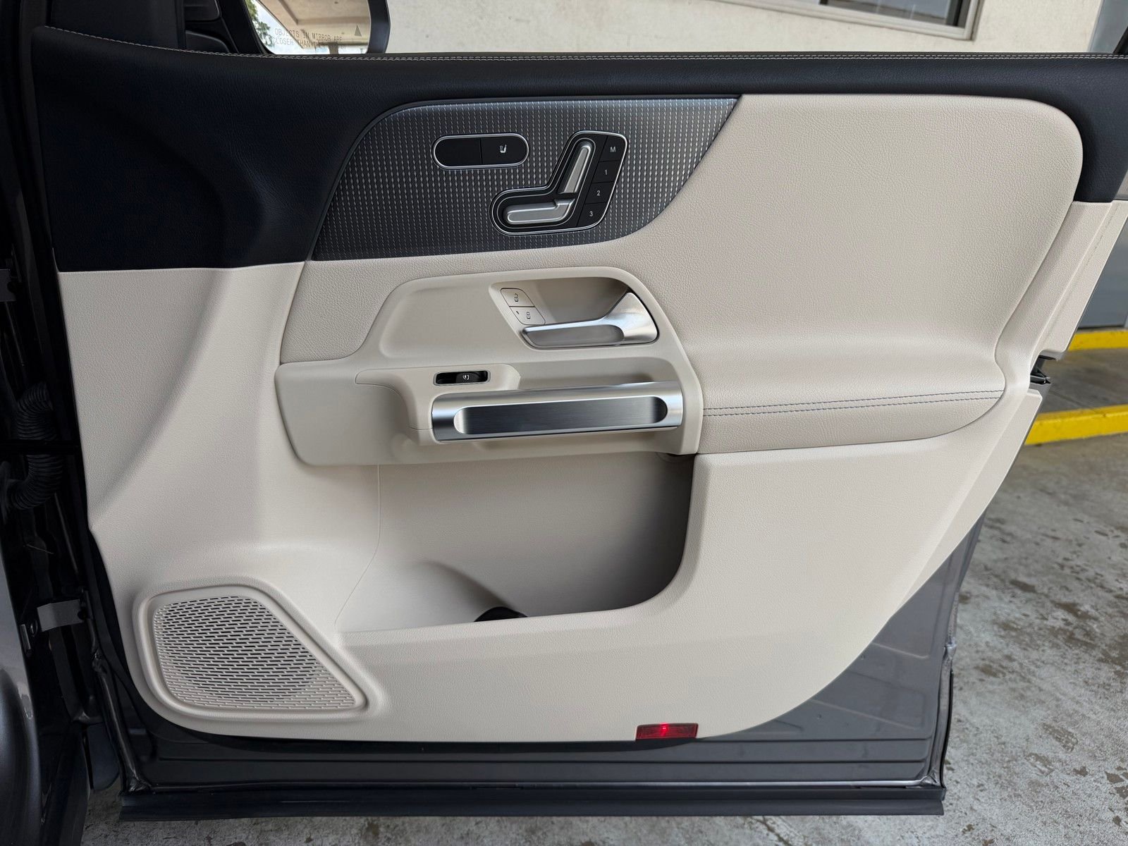Certified Used 2022  Mercedes-Benz GLB 250 image 23