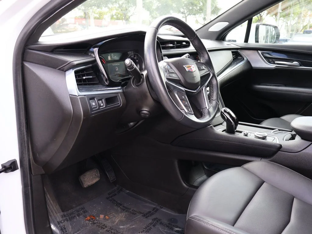 Used 2024 White Cadillac Premium Luxury image 31