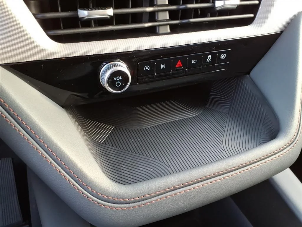 Used 2026 Light Blue Clearcoat Metallic Ford Active image 19