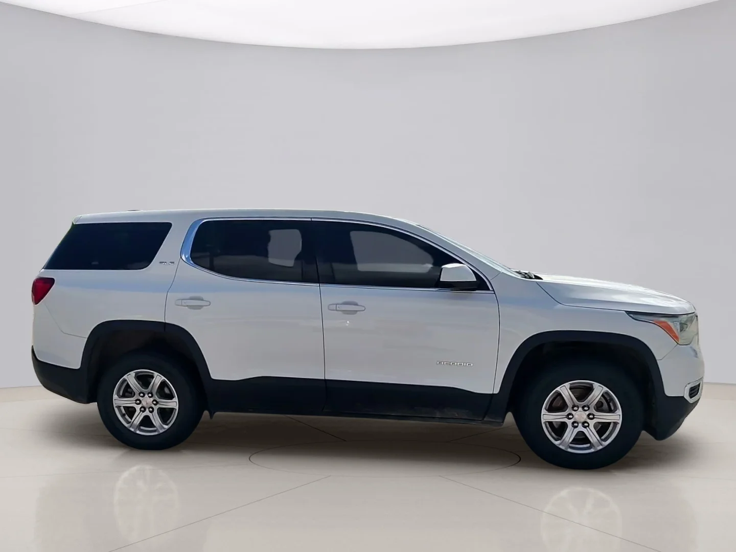 Used 2017 White Gmc SLE image 6