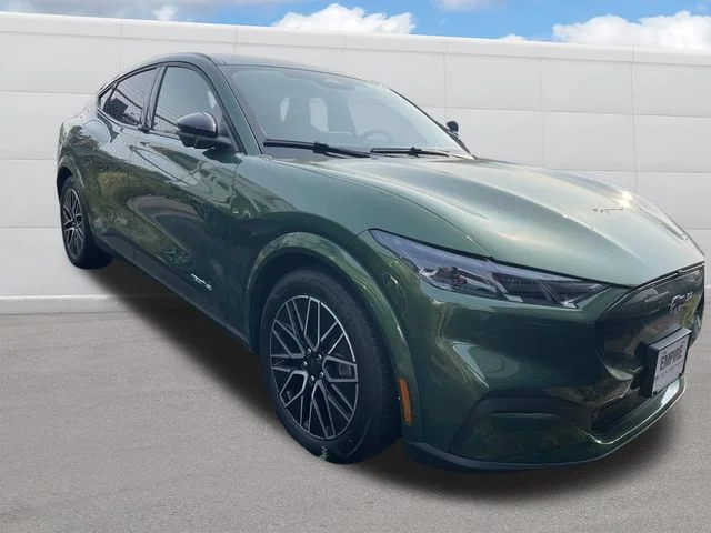 Used 2025 Green Ford Premium image 2