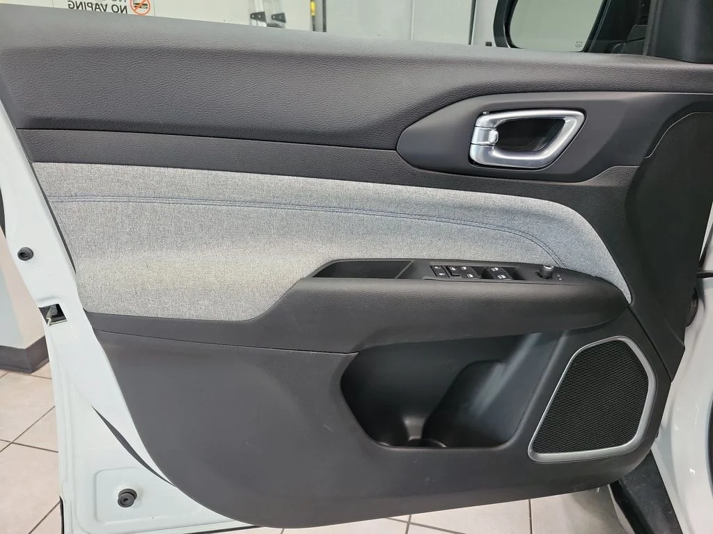 Used 2023 White Jeep Sport image 31