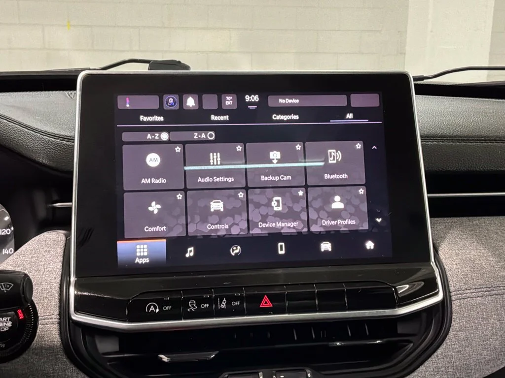 Used 2022 Crystal Metallic Jeep Latitude image 14