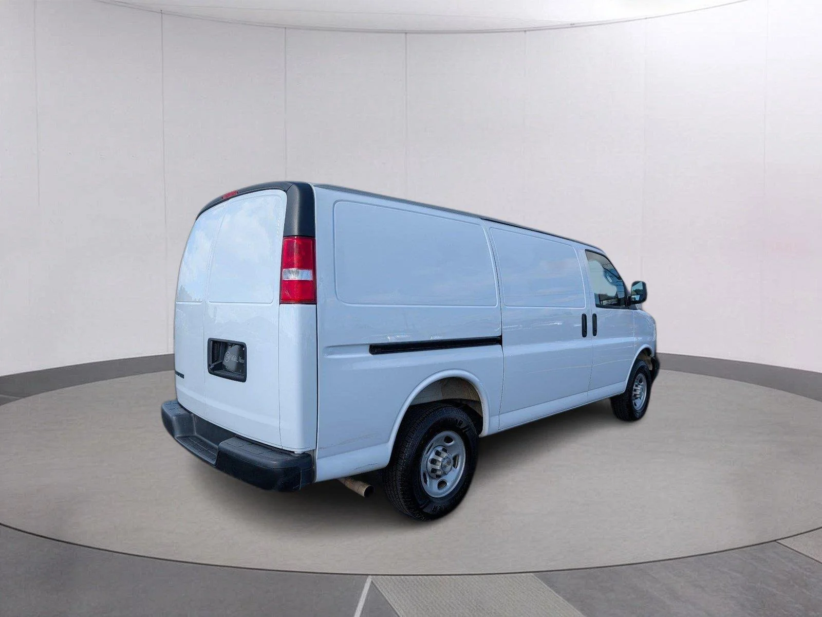 Used 2025 Summit White Chevrolet WT image 7