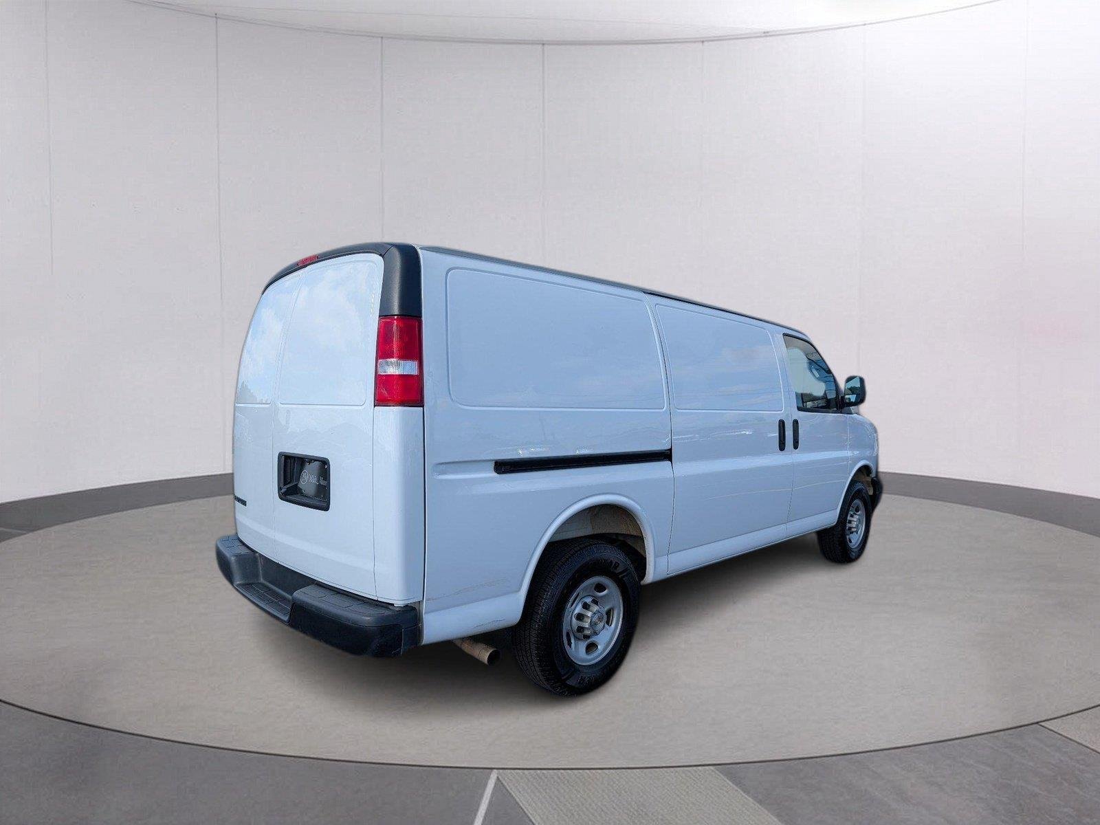 Used 2025 Summit White Chevrolet WT image 7