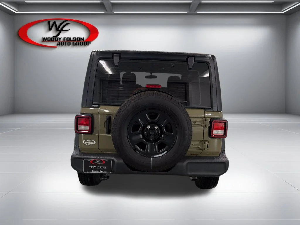 Used 2025  Jeep Sport image 7