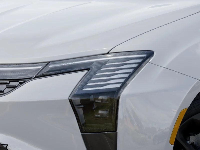 New 2027 Bright White Clear-Coat Exterior Paint Chrysler Limited image 10