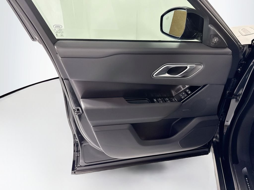 New 2026 Santorini Black Land Rover P250 Base image 26