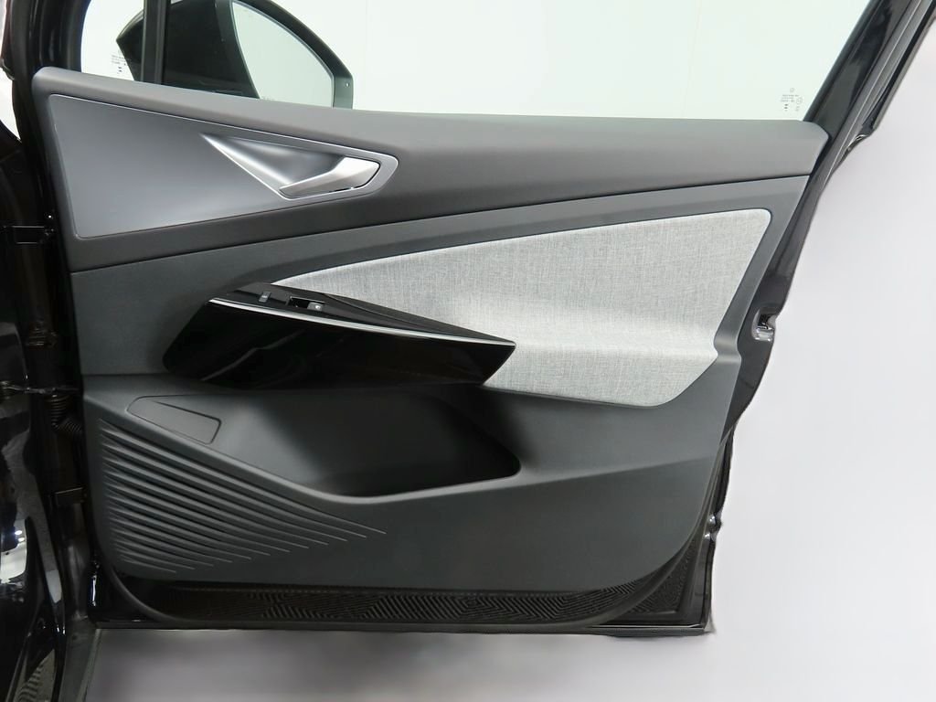 New 2026 Deep Black Pearl Volkswagen Pro image 23