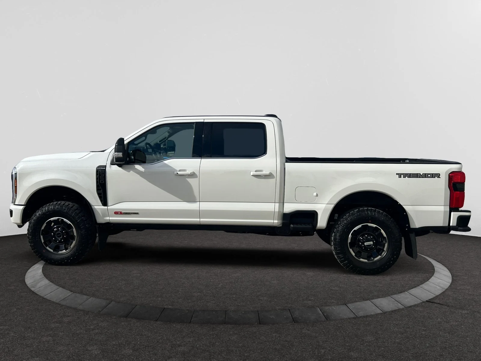 New 2027 Star White Metallic Tri-Coat Ford Platinum image 2