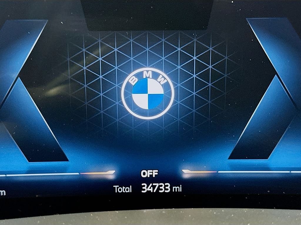Certified Used 2025 Black Sapphire Metallic BMW xDrive40i image 7