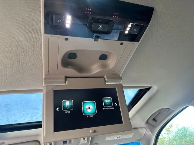 Used 2018 Gray Chevrolet Premier image 27