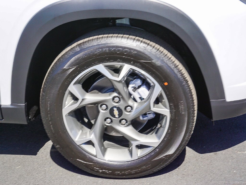 2026 Chevrolet Trax LT - Photo 9