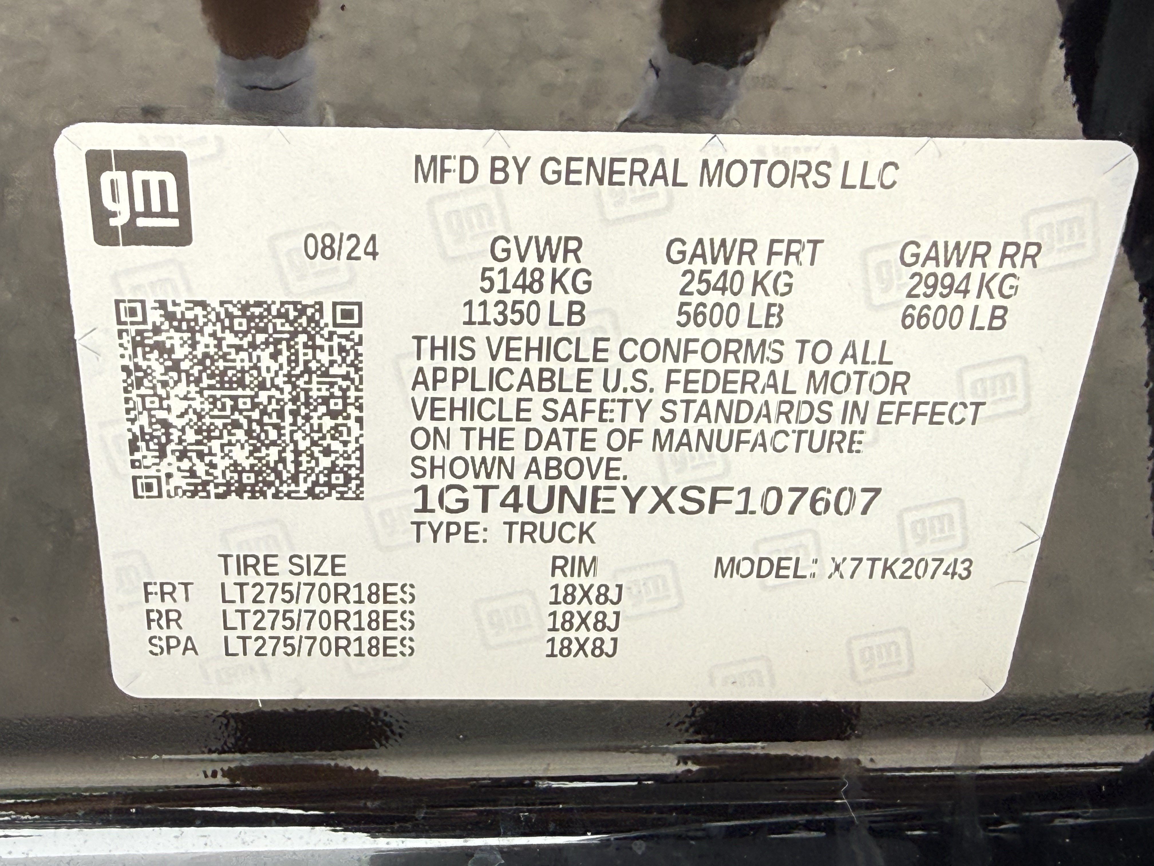 Used 2025 Onyx Black GMC SLT image 33