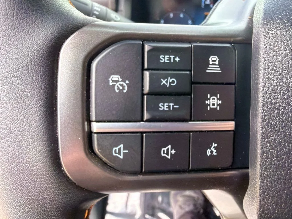 Used 2025 Silver Metallic Ford Tremor image 30