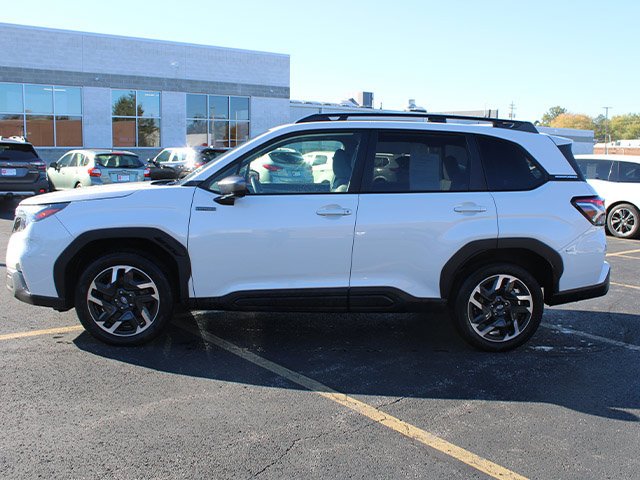 Used 2025 Crystal White Pearl Subaru Premium image 7