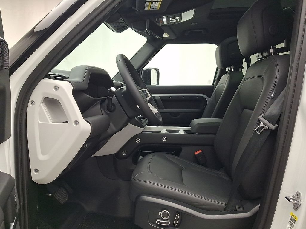 New 2026 Fuji White LAND ROVER S image 11