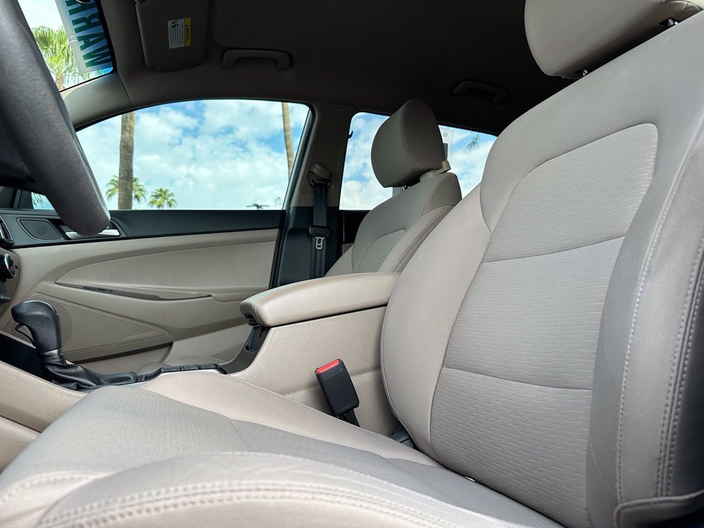 Used 2019 White Hyundai Value image 13