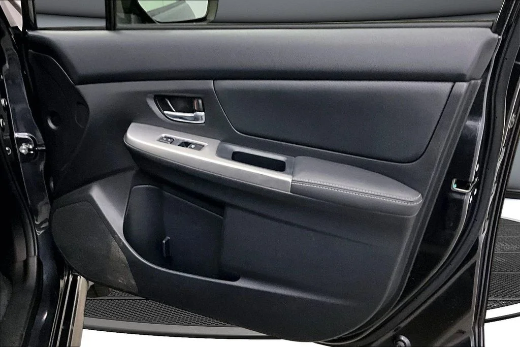 Used 2015 Gray Subaru 2.0i Limited image 27
