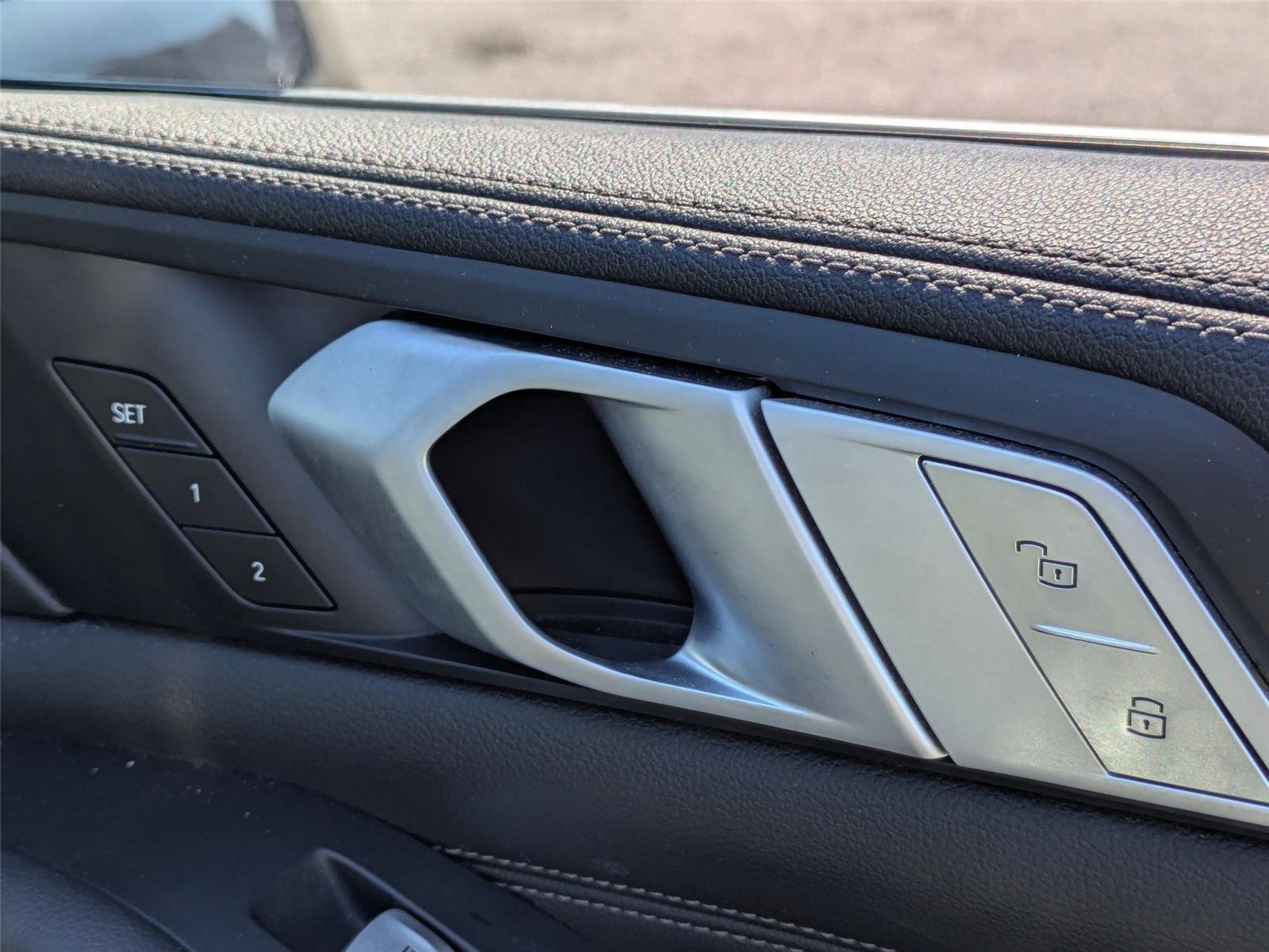 Used 2019 Phytonic Blue Metallic BMW xDrive40i image 35
