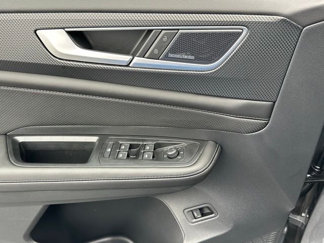 New 2026 Silver Mist Metallic Volkswagen 2.0T SEL Premium R-Line image 23
