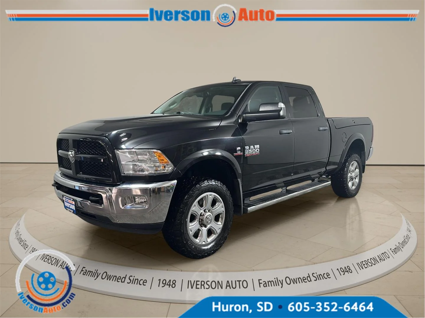 Used 2016 Brilliant Black Crystal Pearlcoat Ram Outdoorsman image 4