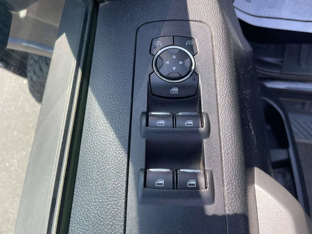 Used 2016 Black Ford XLT image 16