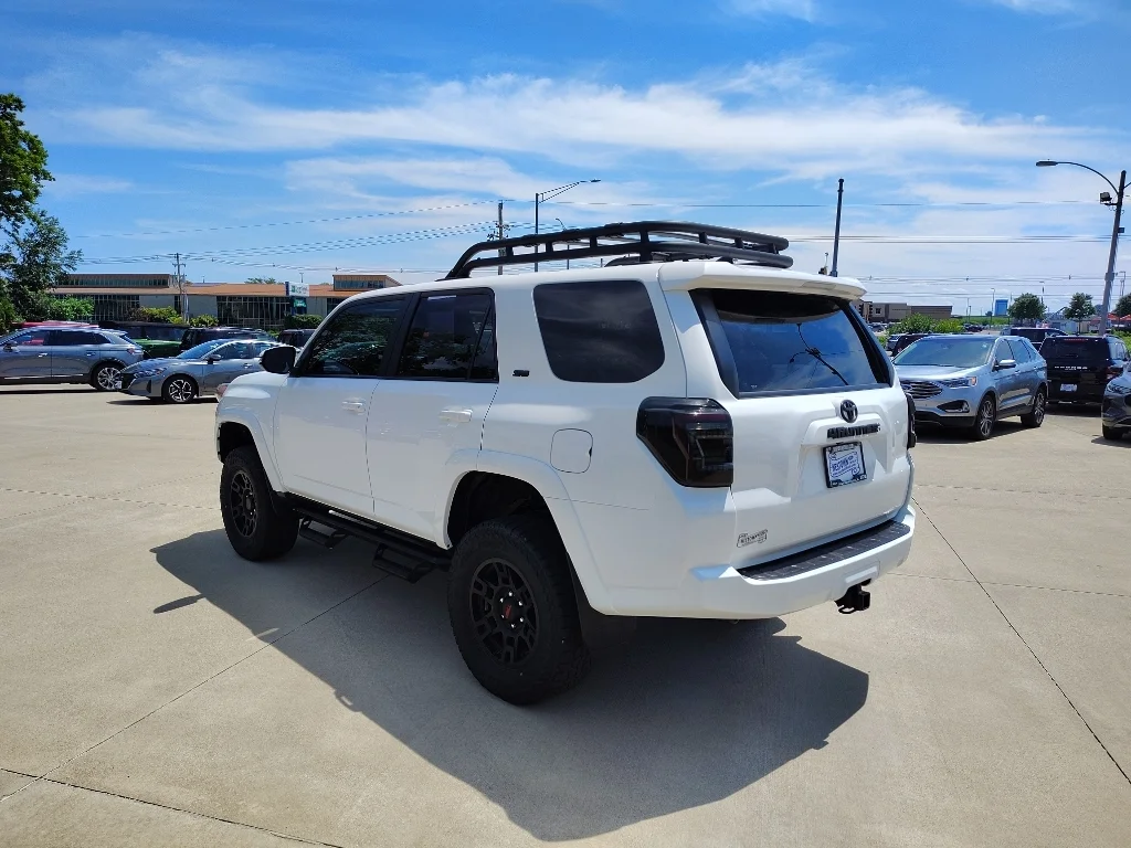 Used 2022 White Toyota SR5 Premium image 7