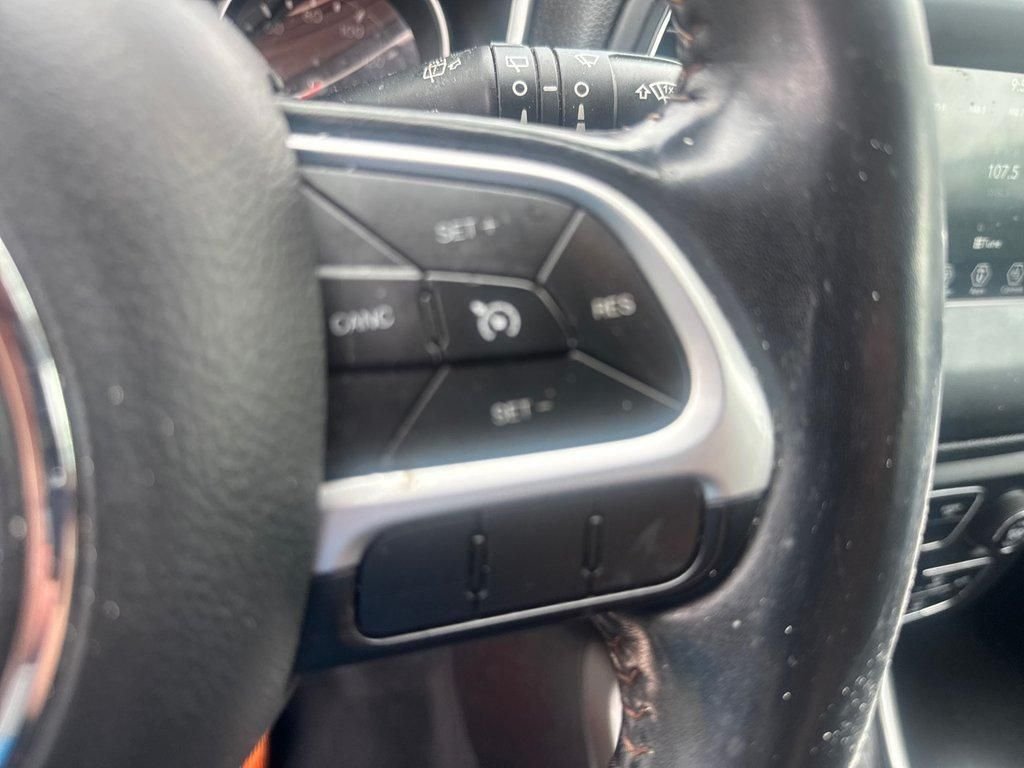 Used 2020 White Jeep Latitude image 40