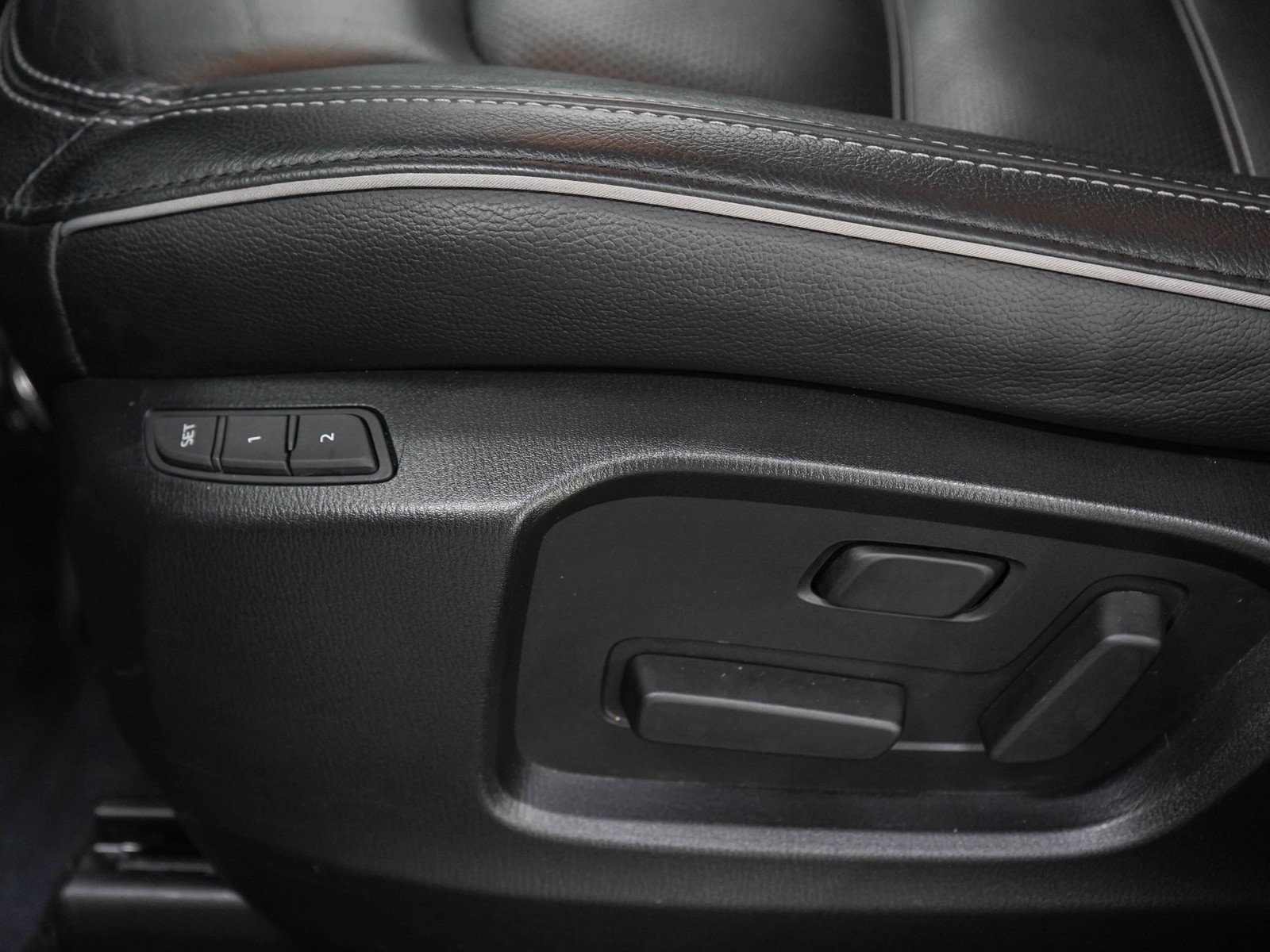 Used 2025 Jet Black Mica Mazda 2.5 S Preferred Package image 24