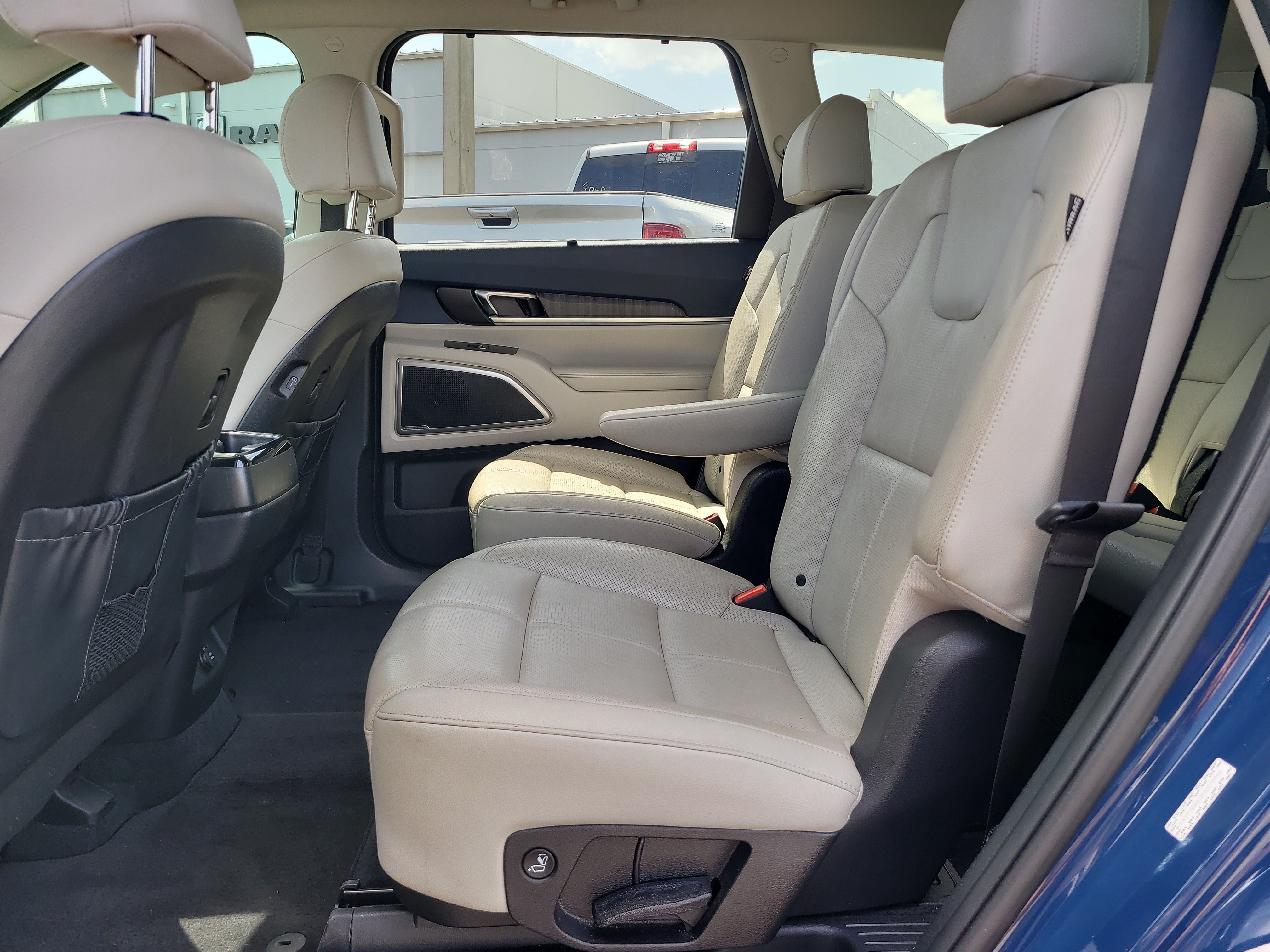 Used 2023 Midnight Lake Blue Kia EX image 11