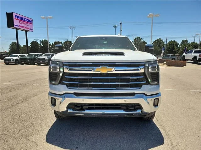 Used 2025 Summit White Chevrolet LTZ 4x4 Crew Cab 8 ft. box 172 in. WB image 7