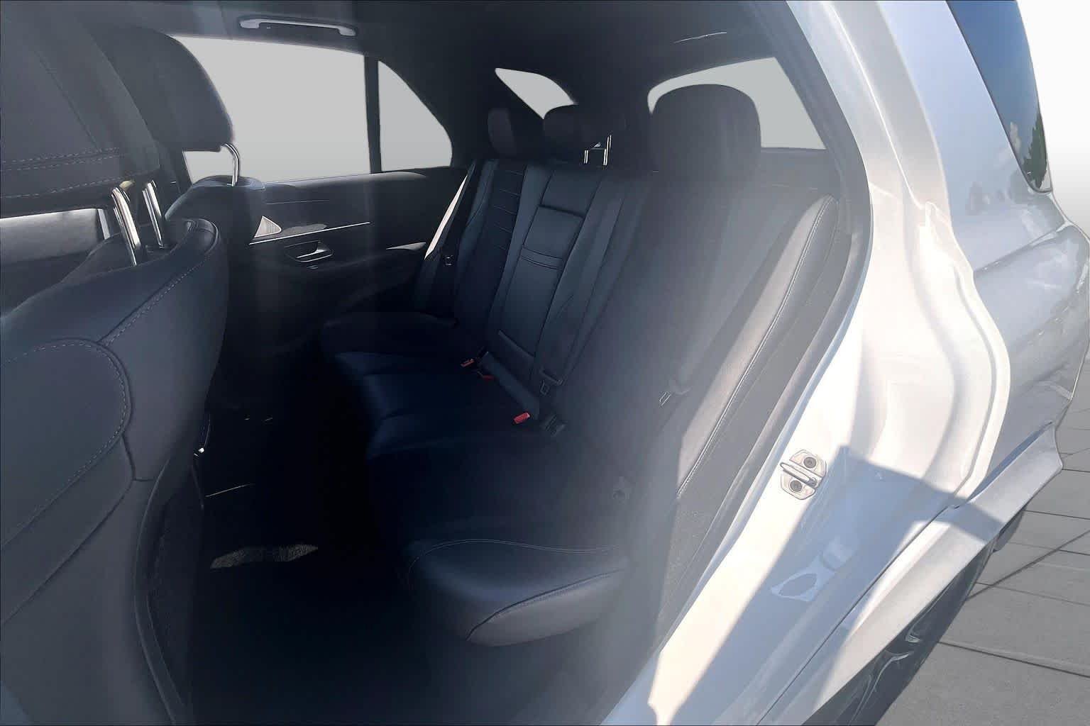 Used 2023 Polar White Mercedes-Benz GLE 450 image 21