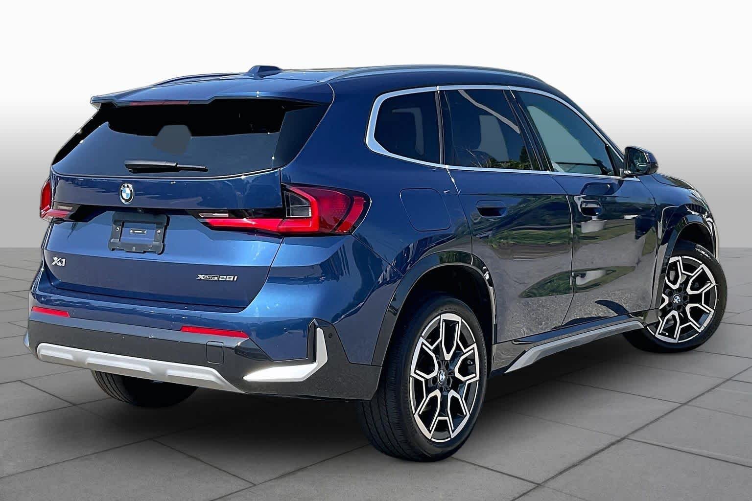 Used 2025 Phytonic Blue Metallic BMW xDrive28i image 12