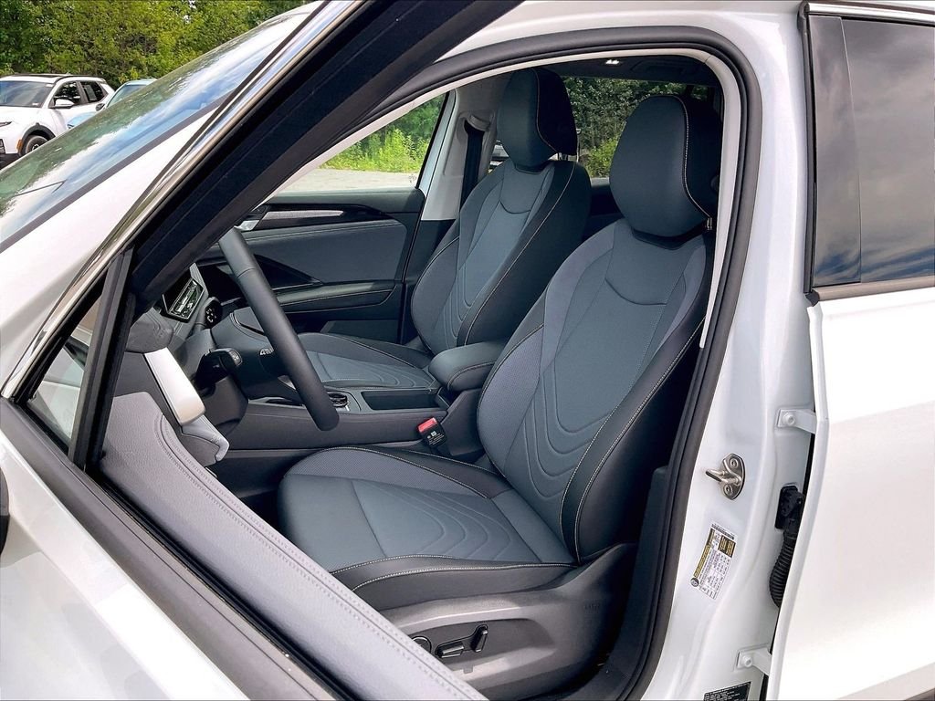 2026 Volkswagen Tiguan SE - Photo 11