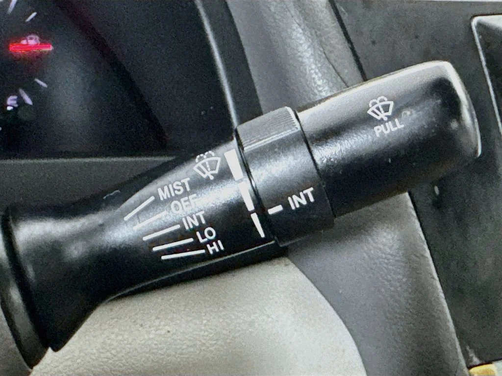 Used 2007 Silver Toyota XLE image 13