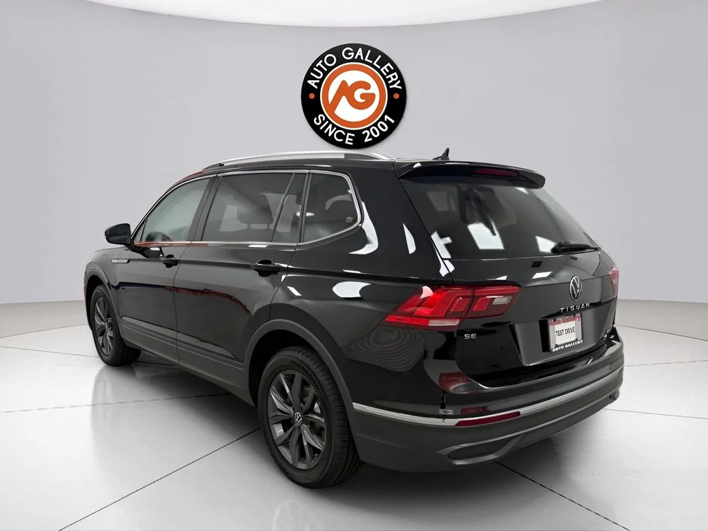 Used 2022 Black Volkswagen 2.0T SE image 5