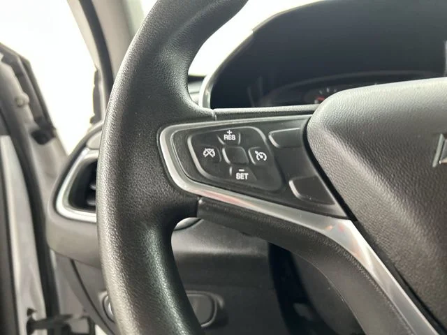 Used 2018 White Chevrolet LS image 11