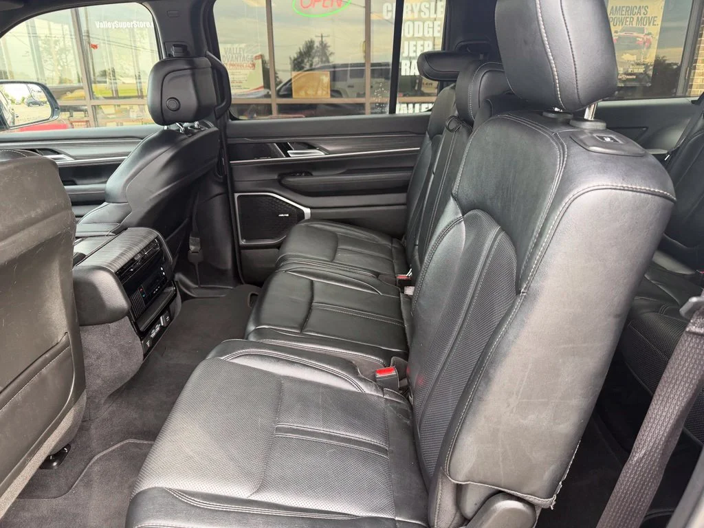 Used 2024 Black Jeep Series II image 25