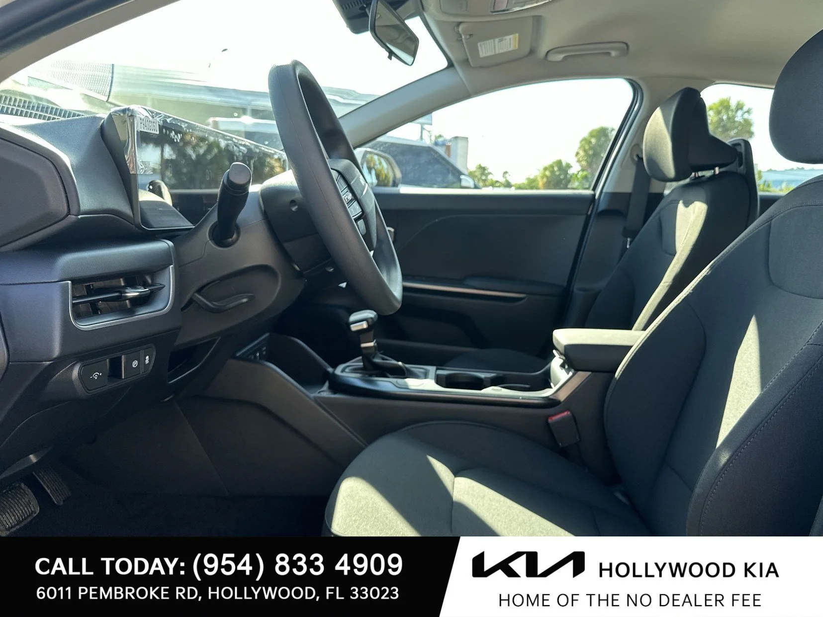 New 2026 Snow White Pearl Kia LXS image 17