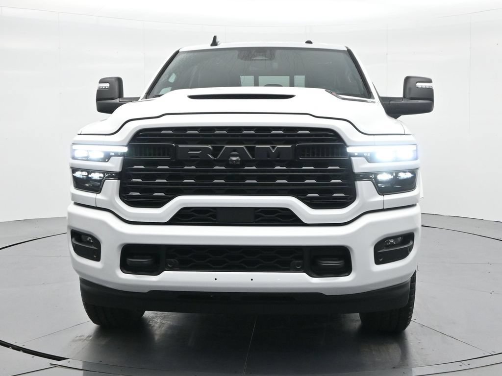 New 2027 Bright White Clear-Coat Exterior Paint RAM Limited image 2