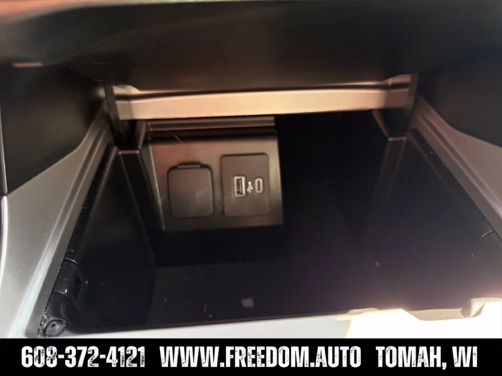 Used 2022 Blue Metallic Ford XLT image 20