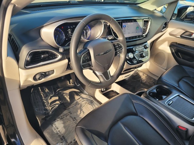 Used 2023 Black Chrysler Touring L image 12