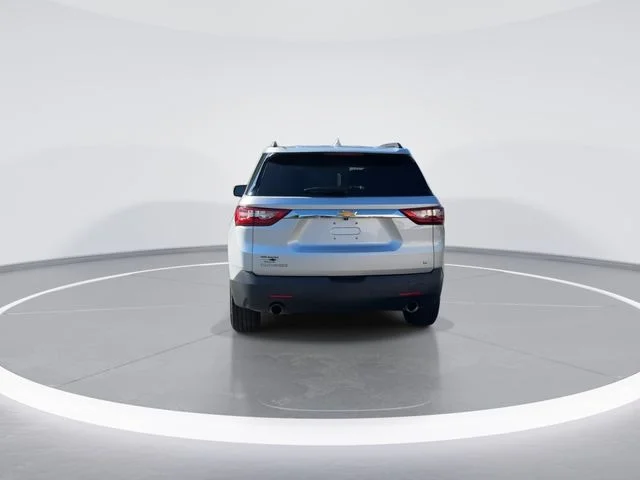 Used 2021 Silver Chevrolet LT image 6