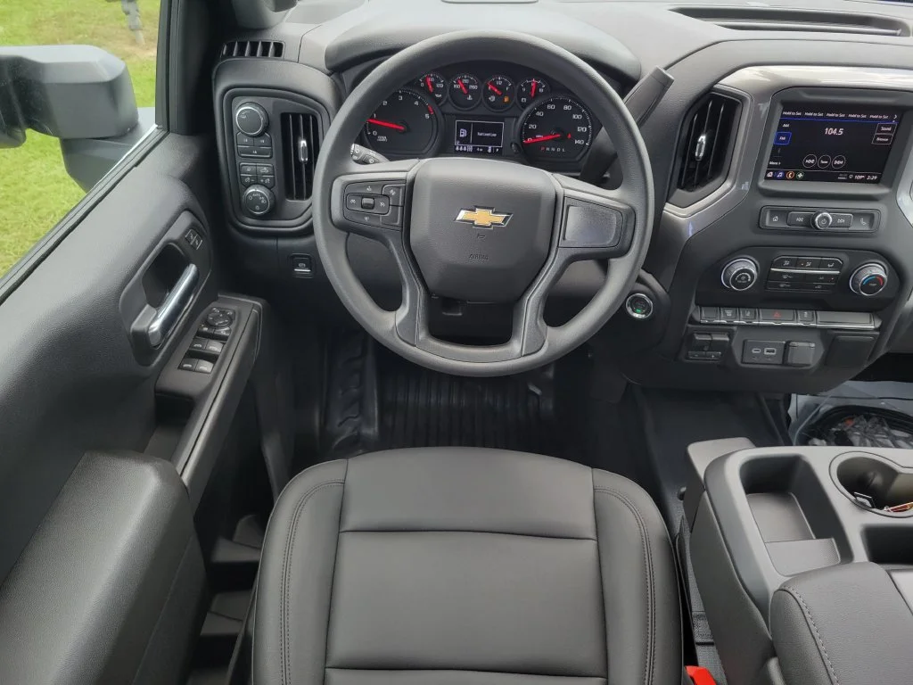 New 2026 Summit White Chevrolet Work Truck image 16